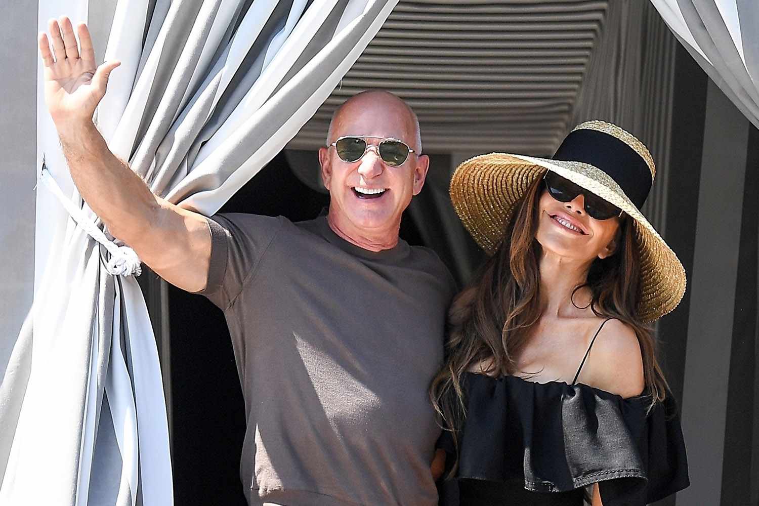Venice, ITALY Jeff Bezos and Lauren Sanchez arrive back at their hotel in Venice following a private lunch at Harry's Bar.
