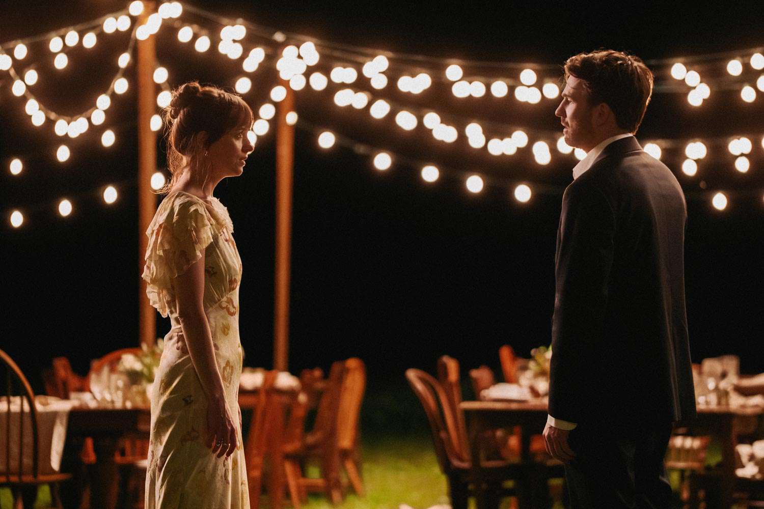 Dakota Johnson and Chris Evans in 'Materialists'