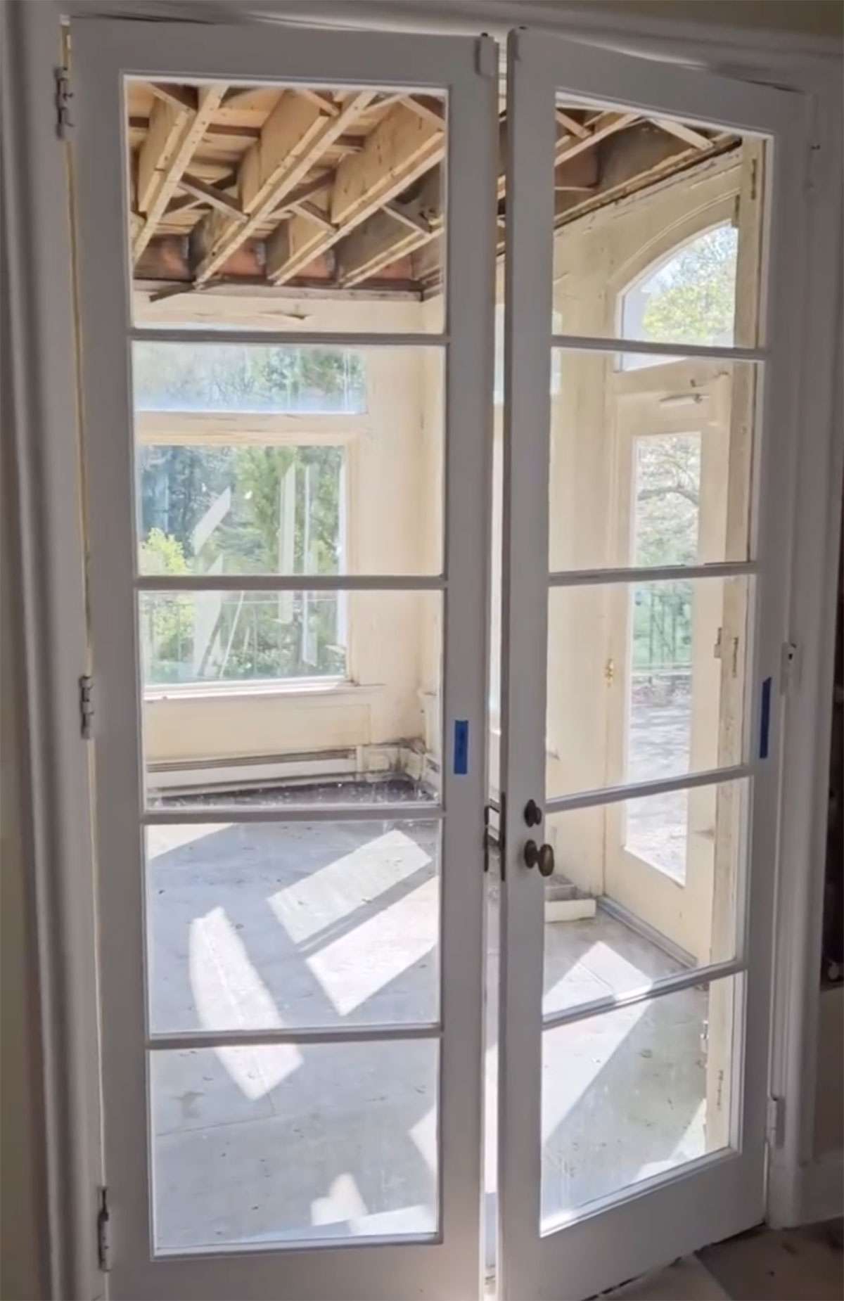 Richard Gere's Former Connecticut Home Is Being Stripped From the Inside Out Ahead of Demolition 