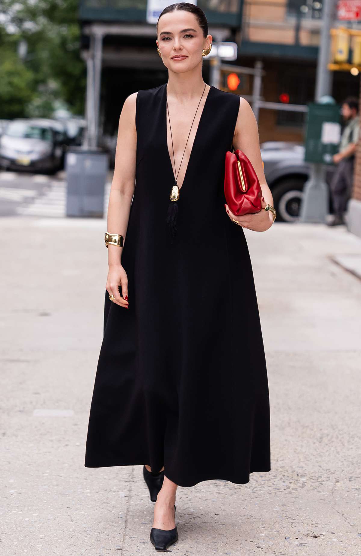 Zoey Deutch is seen in the West Village on May 29, 2025 in New York City