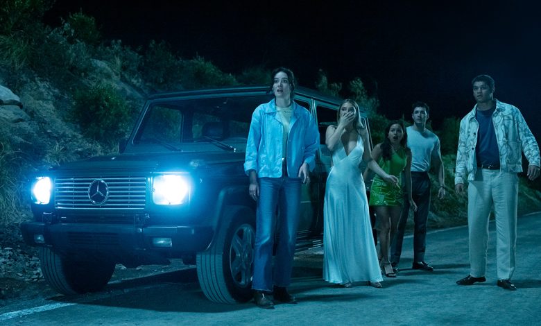 (L to R)Sarah Pidgeon, Madelyn Cline, Chase Sui Wonders Jonah Hauer-King, and Tariq Withers in Columbia Pictures I Know What You Did Last Summer