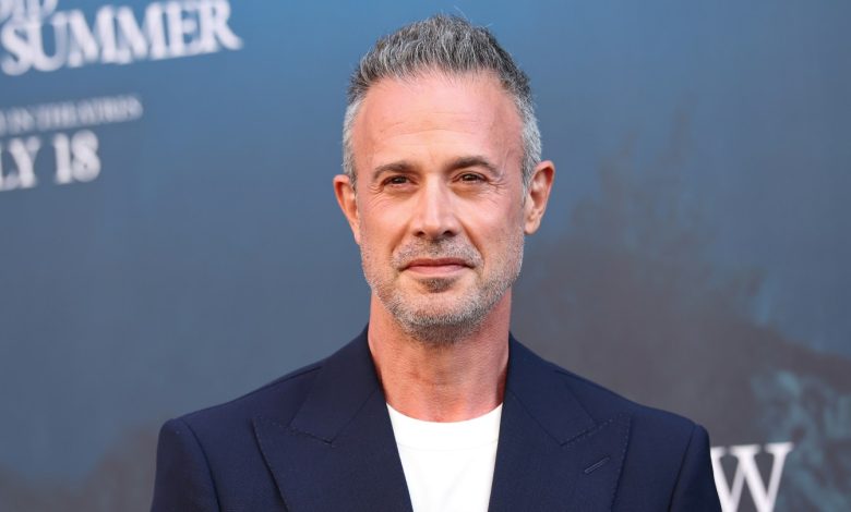 Freddie Prinze Jr. attends the premiere of Columbia Pictures