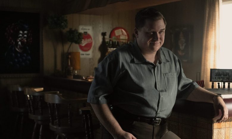 First Look at Michael Chernus as John Wayne Gacy in True-Crime Series ‘Devil in Disguise’
