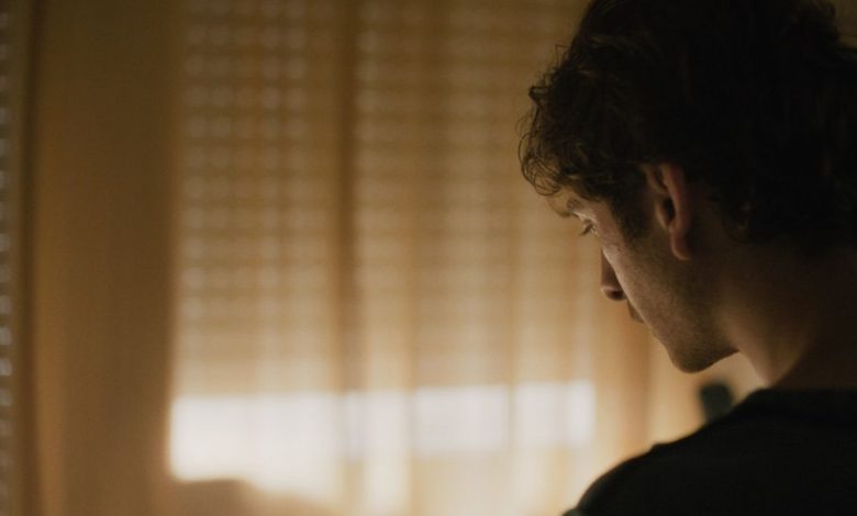 ‘Don’t Let the Sun’ Director on Her “Almost Silent Movie” Exploring Alienation Amid Climate Change