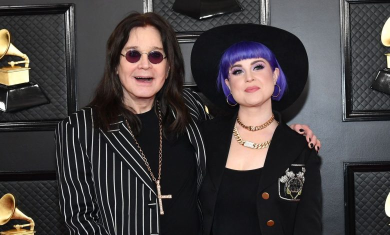 LOS ANGELES, CALIFORNIA - JANUARY 26: Ozzy Osbourne and Kelly Osbourne attends the 62nd Annual GRAMMY Awards at Staples Center on January 26, 2020 in Los Angeles, California. (Photo by Amy Sussman/Getty Images)