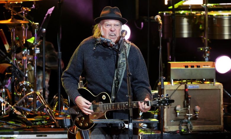 Neil-young-facebook