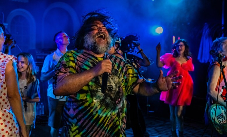 Jack Black, Fred Armisen, Margaret Cho Take on Go-Go’s Classics at Backyard Benefit
