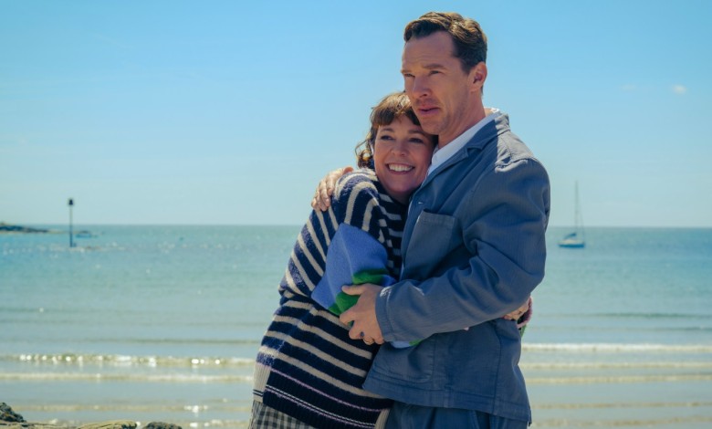 Olivia Colman and Benedict Cumberbatch in 'The Roses.'
Jaap Buitendijk/Courtesy of Searchlight Pictures...