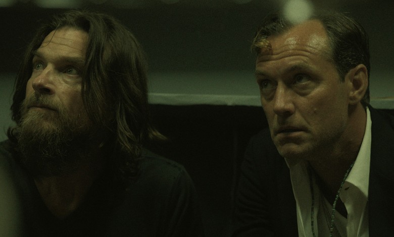 (L to R) Jason Bateman as Vince, Jude Law as Jake in episode 108 of Black Rabbit.