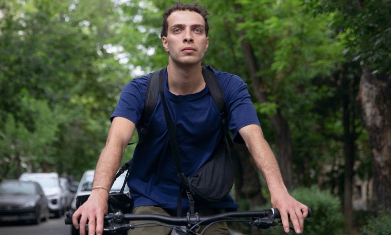 Venice: ‘Inside Amir’ Follows a Man in Tehran on the Verge of Emigrating (Exclusive Trailer)