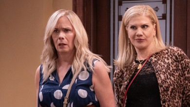 (L to R) Leanne Morgan and Kristen Johnston as Carol in Episode #103 of Leanne.