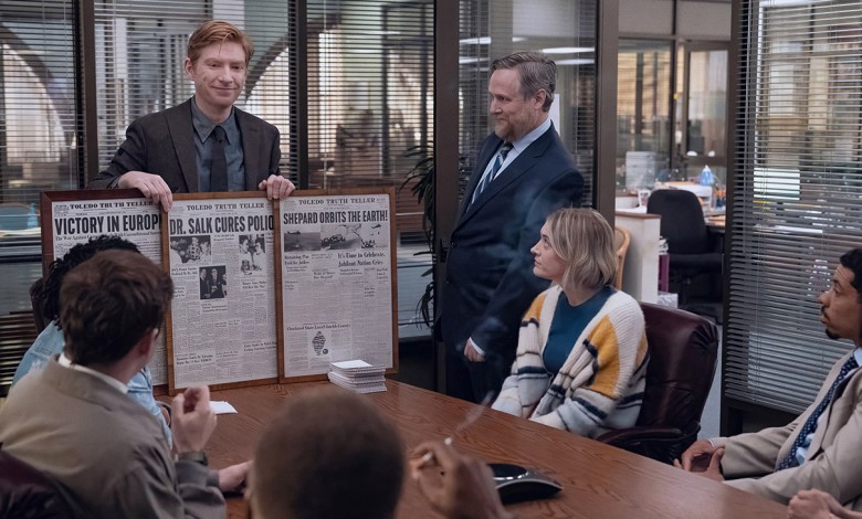 The Paper (l-r) Domhnall Gleeson as Ned Sampson, Tim Key as Ken, Chelsea Frei as Mare, Melvin Gregg as Detrick