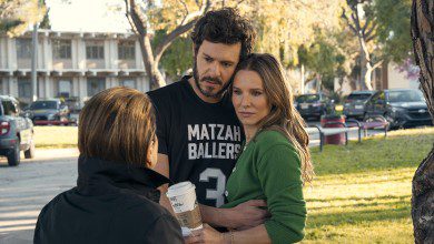 Adam Brody as Noah, Kristen Bell as Joanne