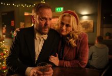 Kiefer Sutherland and Rebel Wilson in