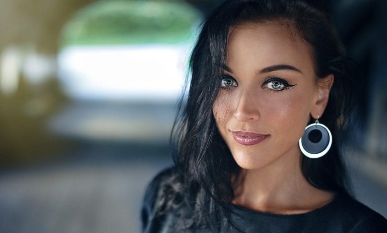 Top Signs Of A Prideful Woman