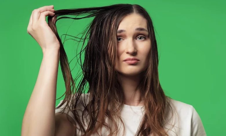 Oily Hair: What Causes Wet and Shiny Symptoms?