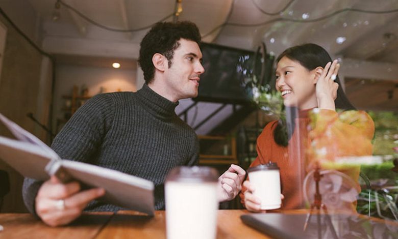 20 Common Signs A Female Friend Has Feelings For You