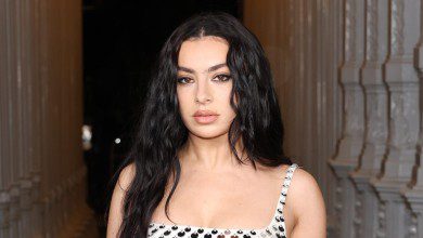 Charli XCX Crashes Role Model’s ‘Saturday Night Live’ Performance