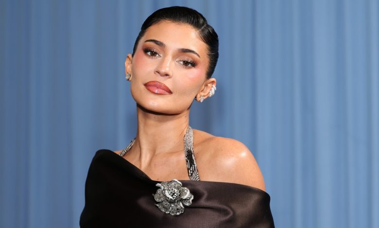 NEW YORK, NEW YORK - MAY 05: Kylie Jenner attends the 2025 Met Gala Celebrating