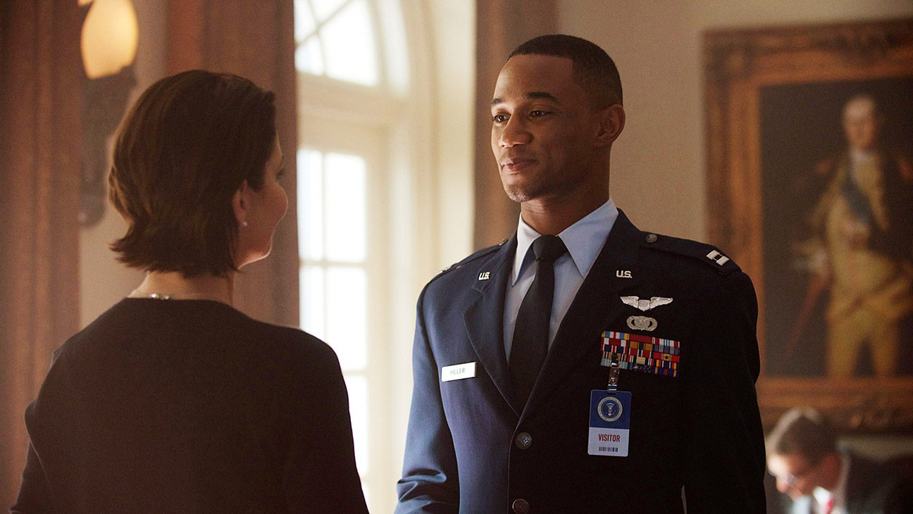 Independence Day: Resurgence, from left: Sela Ward, Jessie T. Usher, 2016.