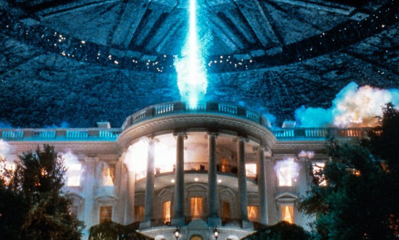 Bill Clinton Ran Out of Independence Day After White House Blew Up