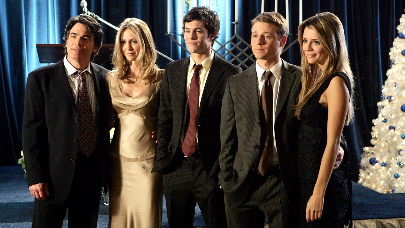 The O.C., Peter Gallagher, Kelly Rowan, Adam Brody, Benjamin McKenzie, Mischa Barton, 'The Chrismukkah Bar Mitz-vahkkah,' (Season 3, aired December 12, 2005), 2003-2007.