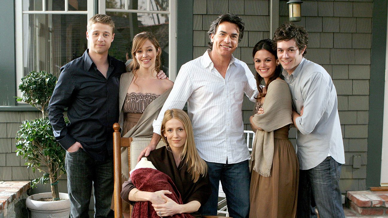 The O.C., Benjamin McKenzie, Autumn Reeser, Kelly Rowan, Peter Gallagher, Rachel Bilson, Adam Brody, Series Finale: 'The End Isn't Near, It's Here', (Season 4, aired Feb. 22, 2007), 2003-2007.
