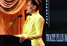 Tracee Ellis Ross Honored at Ebony Power 100 Gala as Pathbreaker: “You Do Not Have to Push Out a Baby to Help Push Humanity Forward”