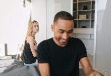 17 signs your husband doesn’t love you anymore + 7 things you can do