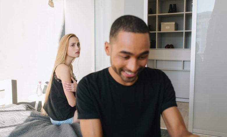 17 signs your husband doesn’t love you anymore + 7 things you can do