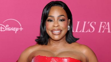 Niecy Nash-Betts attends the world premiere of Hulu