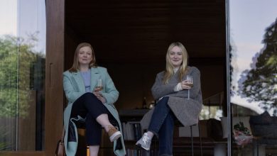 Sarah Snook as Marissa Irvine with Dakota Fanning as Jenny Kaminski.
