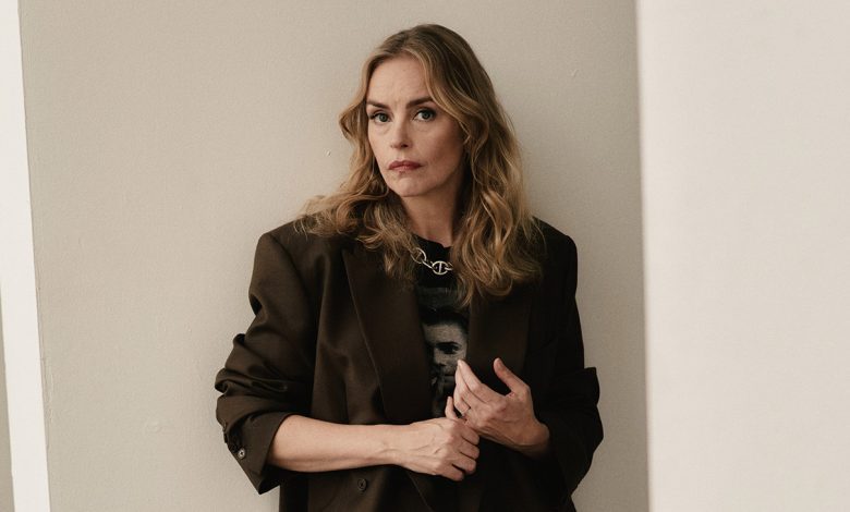 Nina Hoss played the title character in Hedda Gabler onstage.