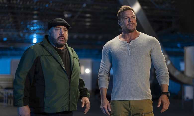 Brian (Kevin James) and Jeff (Alan Ritchson) in Playdate