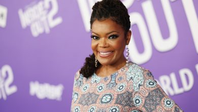 Yvette Nicole Brown Appears to Put CNN Chevy Chase Doc on Blast: “Keep My Name Out of Your Mouth”