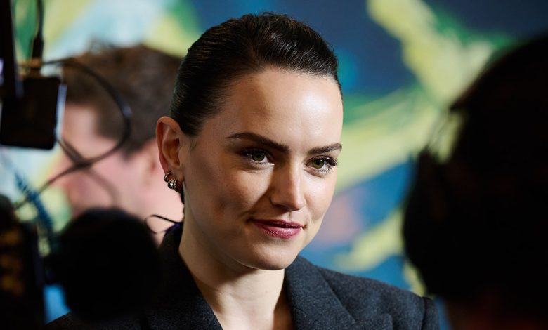 Daisy Ridley attends the