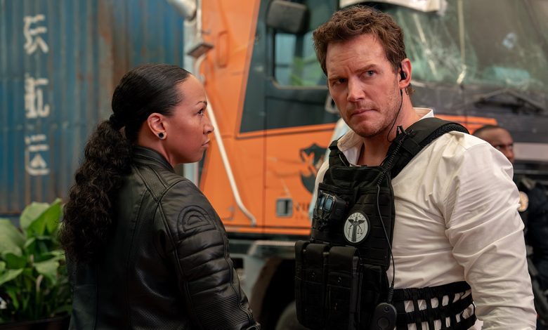 Kali Reis stars as Ana and Chris Pratt as Chris Raven in director Timur Bekmambetov