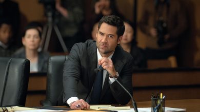 Manuel Garcia-Rulfo as Mickey Haller in episode 409 of The Lincoln Lawyer.