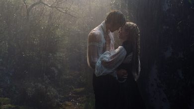 (L-r) Jacob Elordi as Heathcliff and Margot Robbie as Catherine Earnshaw in Wuthering Heights