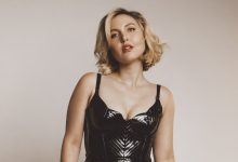 Taylor Tomlinson by Photographer: Andrew Max Levy @justoffthesix