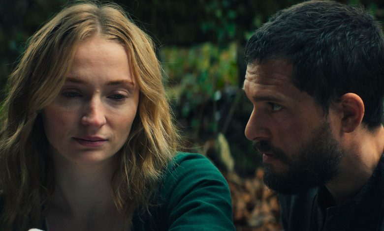 (L-R) Sophie Turner as Anne and Kit Harington as Jago in The Dreadful