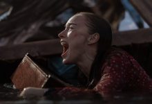 Phoebe Dynevor in Netflix