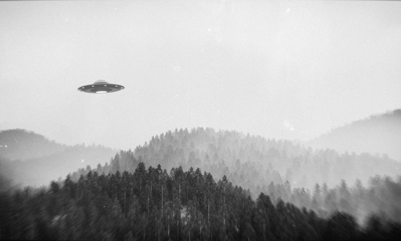 3D render in the style of a vintage photograph of a flying saucer